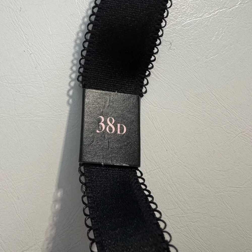 Victoria's Secret Black and Pink Lace Bra - Picture 7 of 7